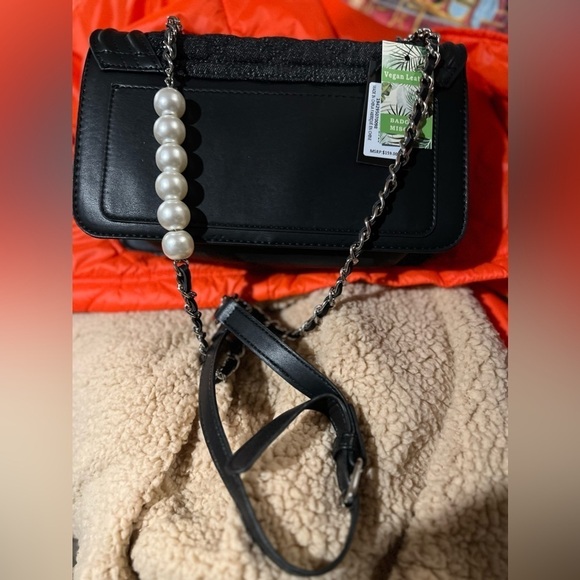 NWT-🎁 🔥 Badgley Mischka Vegan Leather Women’s Crossbody - Picture 8 of 8